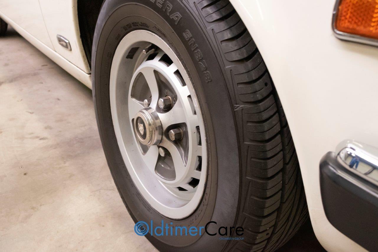Oldtimer Care & Sales Jaguar XJS V12, automaat