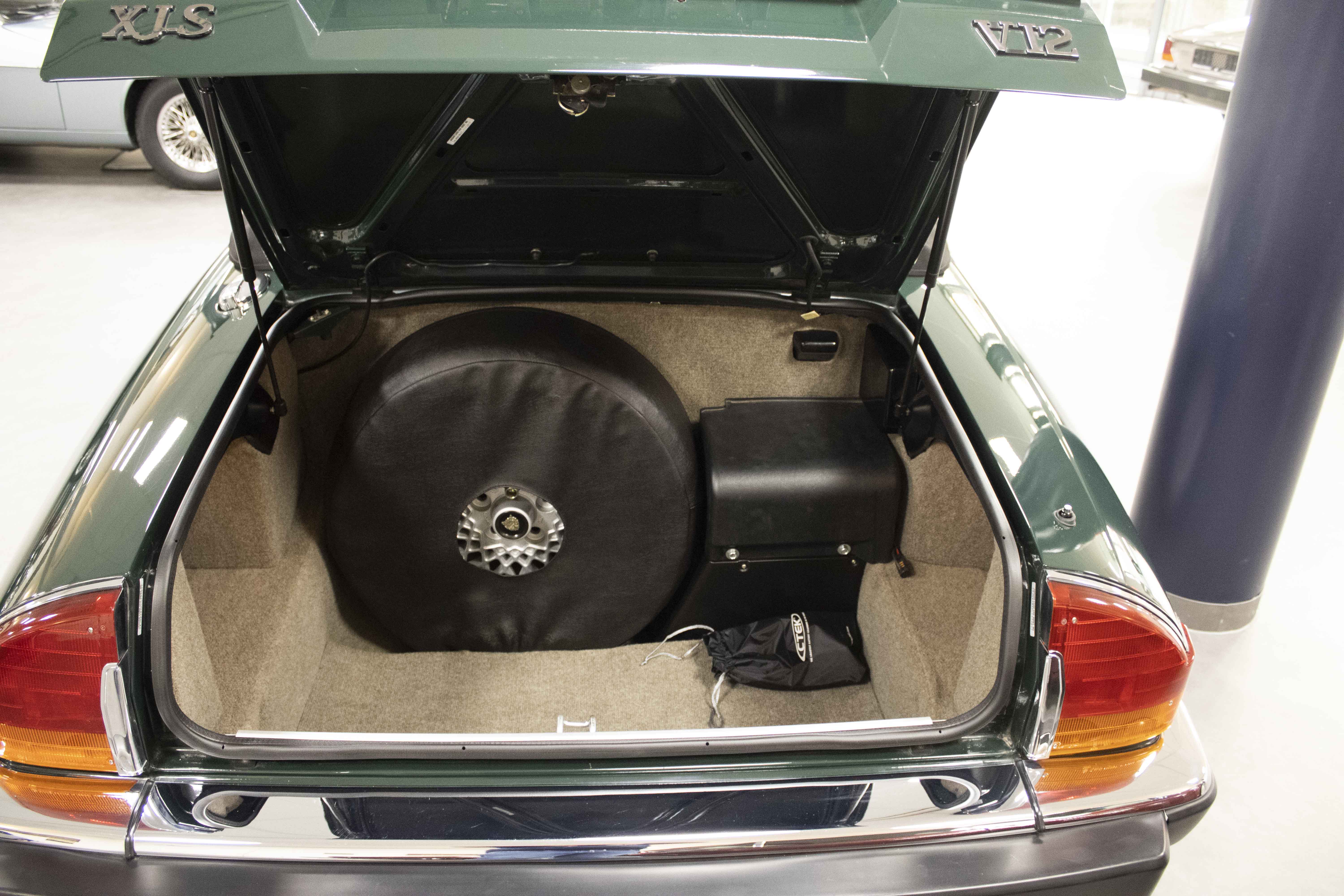 Oldtimer Care & Sales Jaguar XJ-S Cabrio V-12, 5,3 ltr