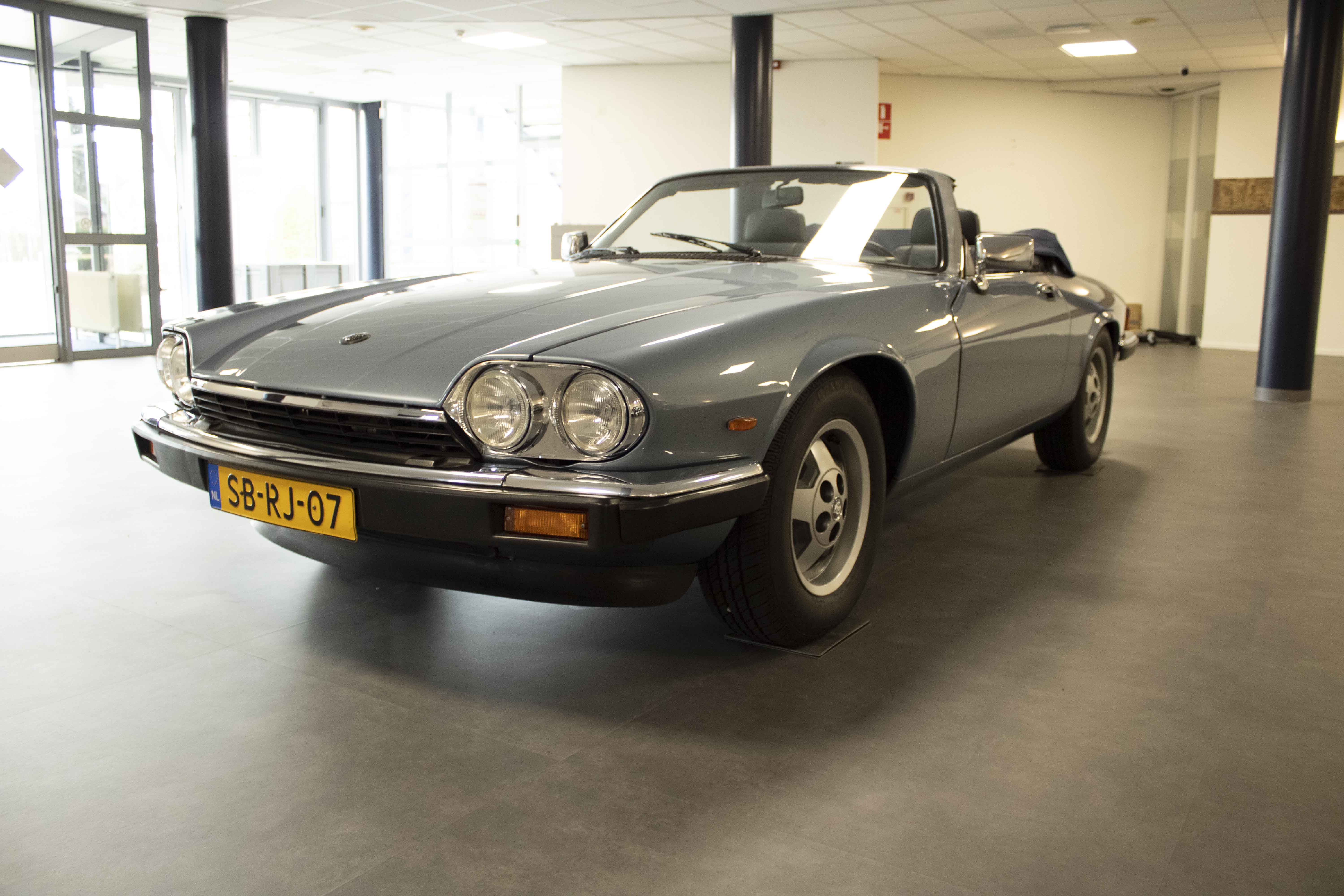 Oldtimer Care & Sales Jaguar XJ-S Cabrio, 5,3 ltr V12