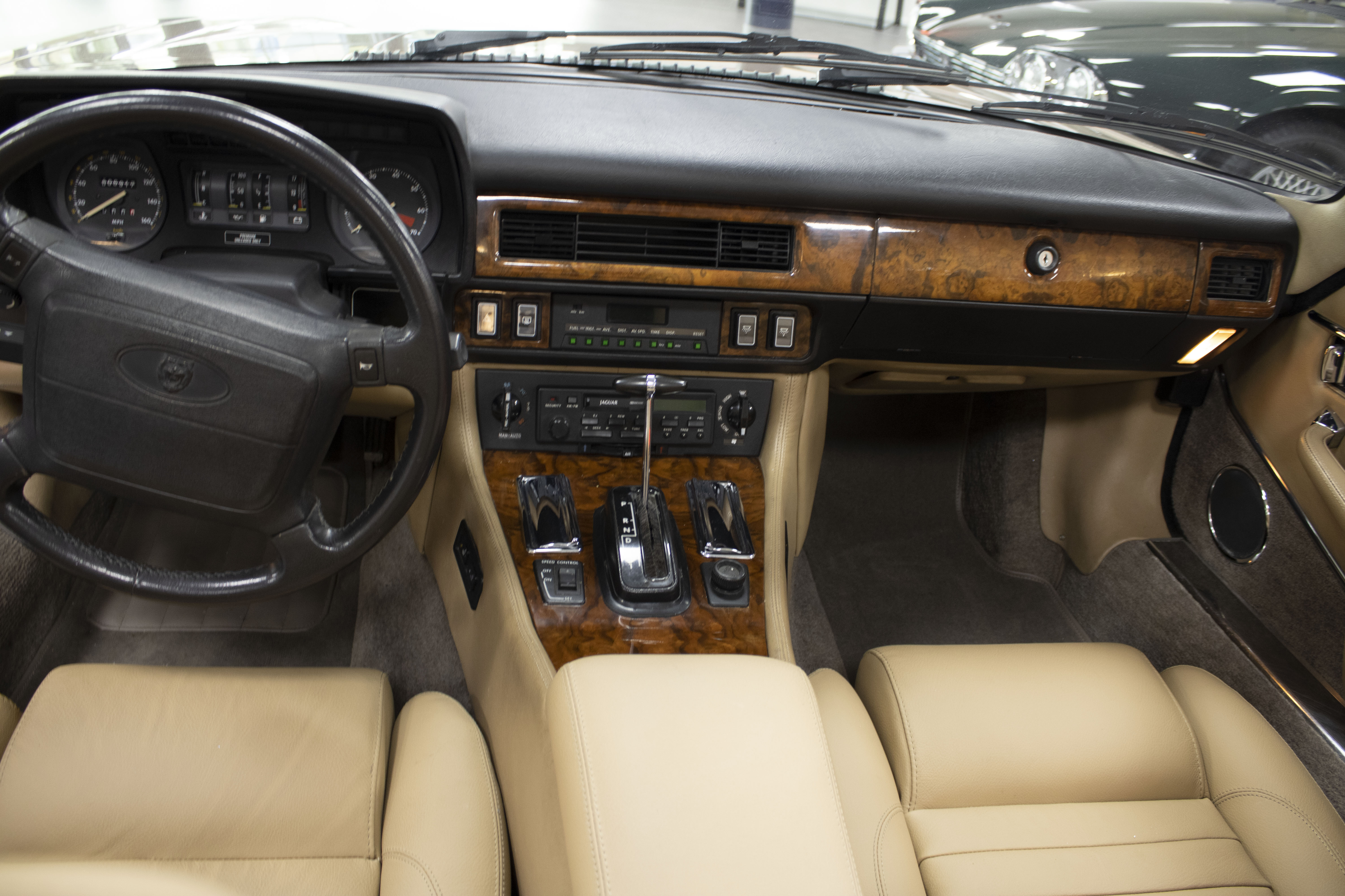 Oldtimer Care & Sales Jaguar XJ-S Cabrio V-12, 5,3 ltr
