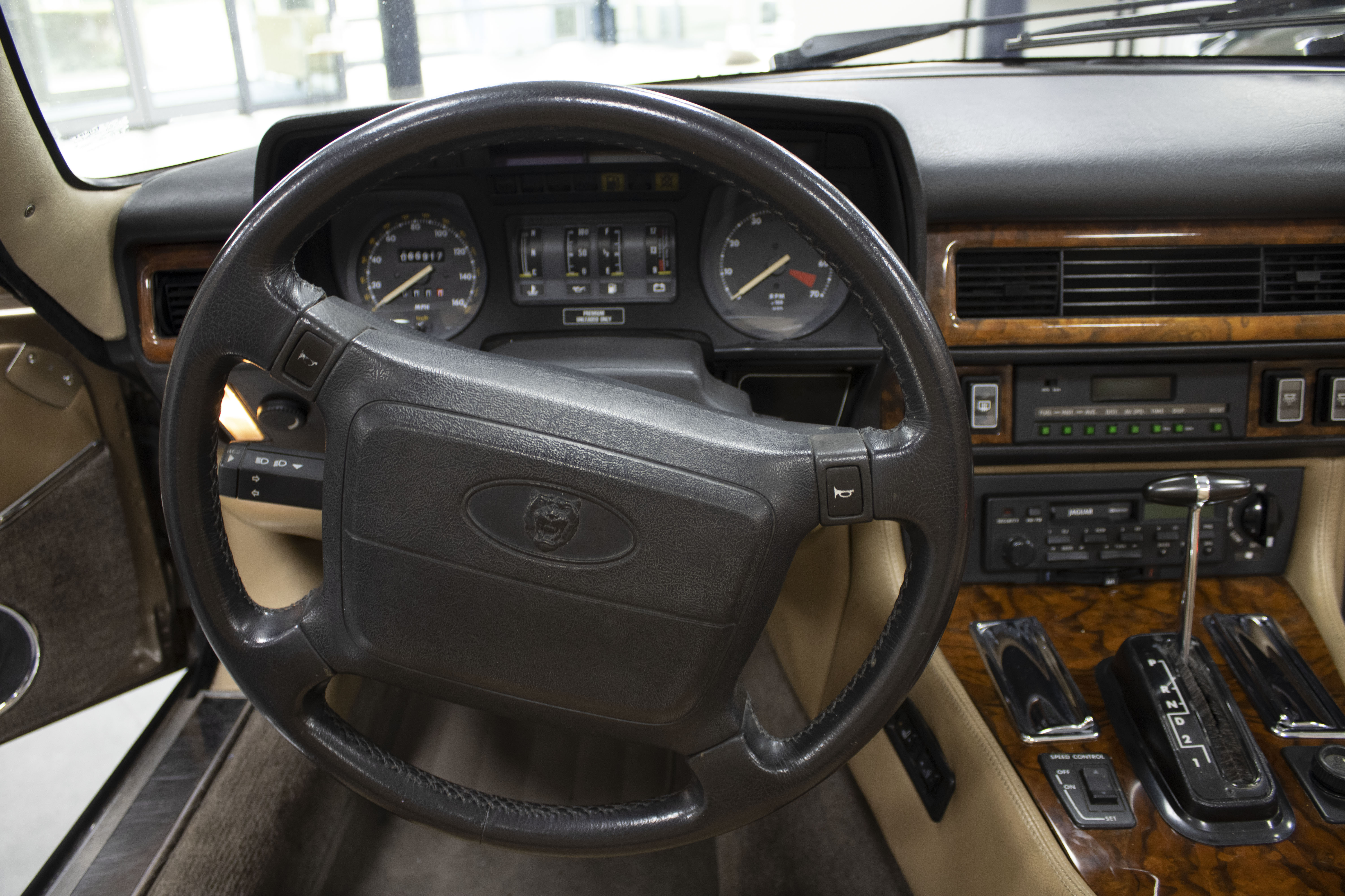 Oldtimer Care & Sales Jaguar XJ-S Cabrio V-12, 5,3 ltr